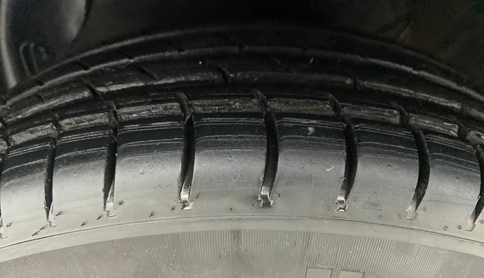 2019 Hyundai GRAND I10 NIOS SPORTZ PETROL, Petrol, Manual, 14,632 km, Left Front Tyre Tread