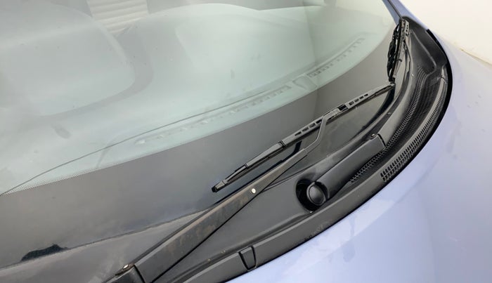 2015 Hyundai Grand i10 MAGNA 1.2 KAPPA VTVT, Petrol, Manual, 66,563 km, Front windshield - Wiper Blade Broken/Rusted