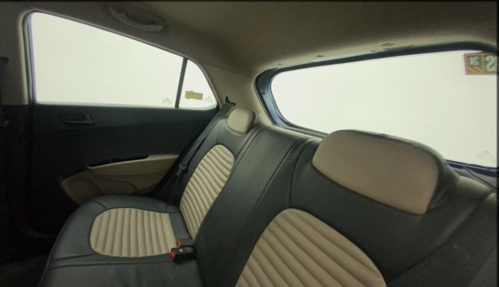 2015 Hyundai Grand i10 MAGNA 1.2 KAPPA VTVT, Petrol, Manual, 66,563 km, Right Side Rear Door Cabin
