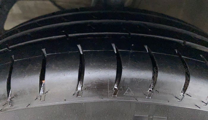 2017 Maruti Dzire VDI, Diesel, Manual, 1,61,471 km, Left Front Tyre Tread