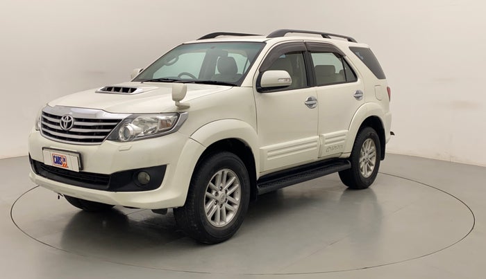2014 Toyota Fortuner 3.0 4X2 AT, Diesel, Automatic, 1,08,796 km, Left Front Diagonal