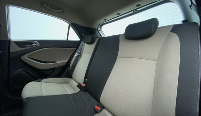 2014 Hyundai Elite i20 ASTA 1.2, Petrol, Manual, 72,110 km, Right Side Rear Door Cabin