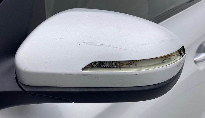 2014 Hyundai Elite i20 ASTA 1.2, Petrol, Manual, 72,110 km, Left rear-view mirror - Indicator light has minor damage