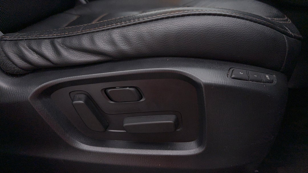 2018 Mazda CX-5 Gt (4x4), Automatic, 125087 km, Drivers Side Adjustment Panel
