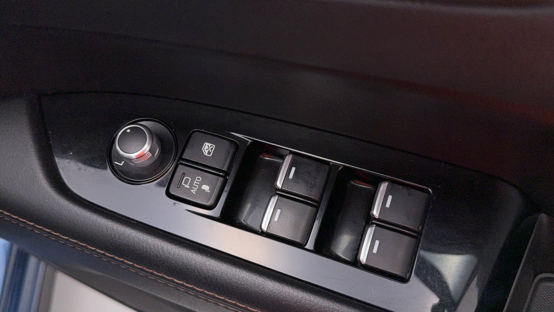 2018 Mazda CX-5 Gt (4x4), Automatic, 125087 km, Drivers Side Door Panel Controls