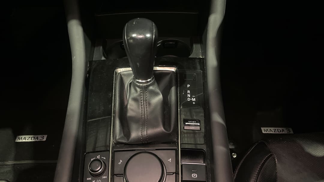 2020 Mazda Mazda3 G20 Touring, Automatic, 76143 km, Gear Lever 