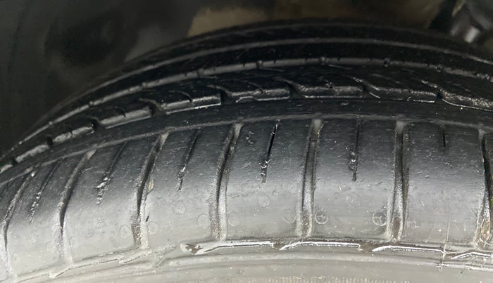 2019 Hyundai Verna 1.6 CRDI SX, Diesel, Manual, 19,096 km, Left Front Tyre Tread