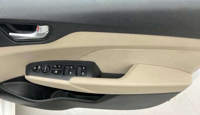 2019 Hyundai Verna 1.6 CRDI SX, Diesel, Manual, 19,096 km, Driver Side Door Panels Control