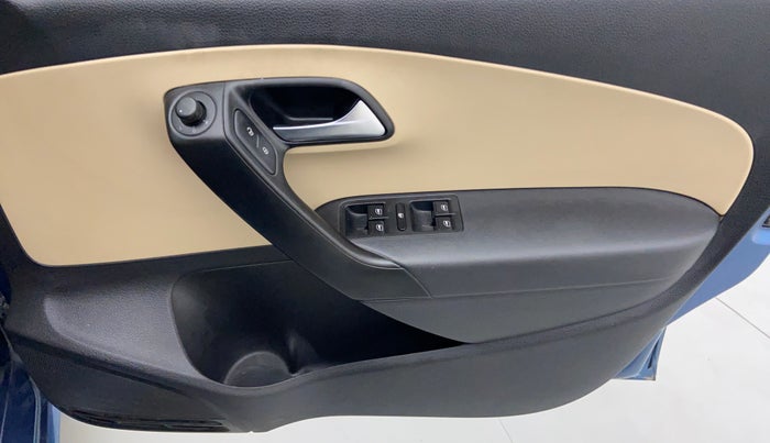 2016 Volkswagen Ameo COMFORTLINE 1.2, Petrol, Manual, 64,953 km, Driver Side Door Panels Control