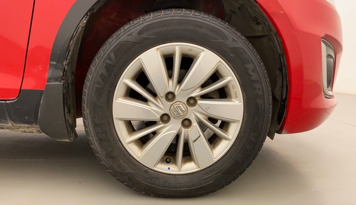 2014 Maruti Swift ZXI, Petrol, Manual, 54,625 km, Right Front Wheel
