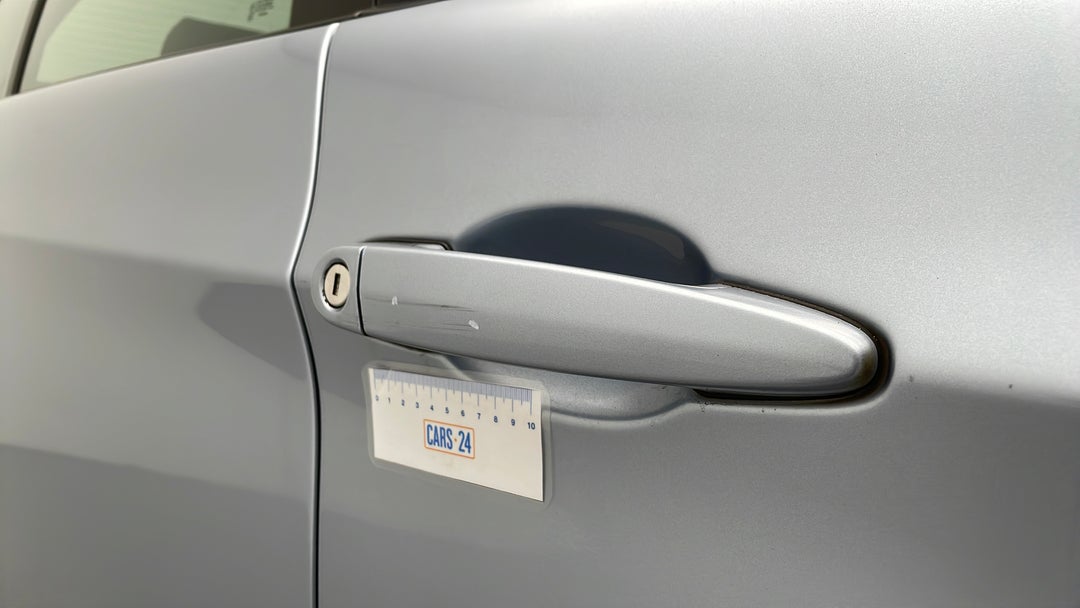Door Handles Front RHS Scratch