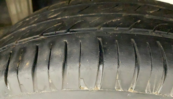 2014 Maruti Alto K10 LXI, Petrol, Manual, 98,650 km, Left Rear Tyre Tread