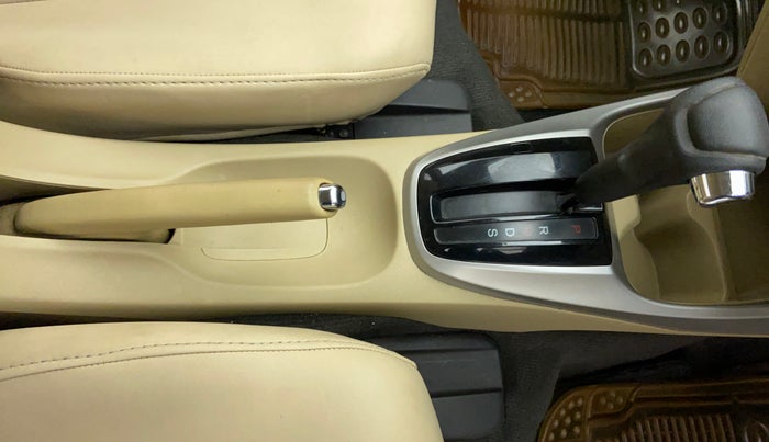 2011 Honda City V AT, Petrol, Automatic, 44,591 km, Gear Lever