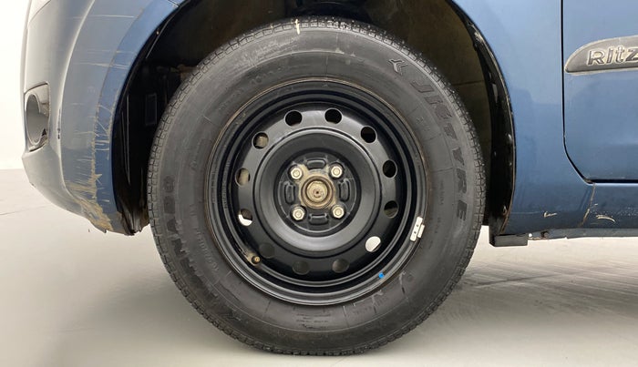2011 Maruti Ritz VXI, Petrol, Manual, 40,181 km, Left Front Wheel