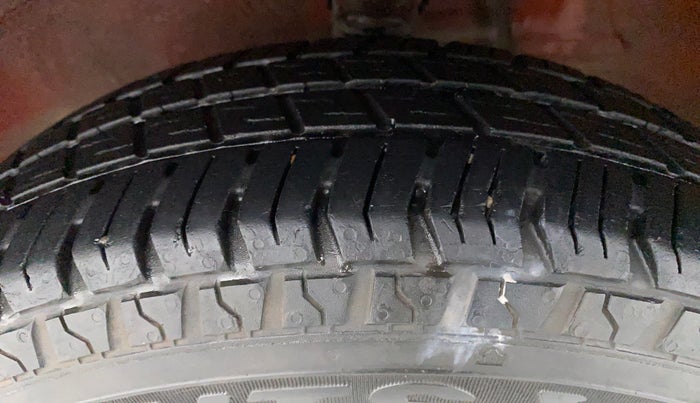 2017 Maruti Alto 800 LXI, Petrol, Manual, 18,891 km, Left Front Tyre Tread