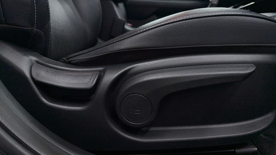 2021 Kia Cerato Sport+, Automatic, 52403 km, Drivers Side Adjustment Panel