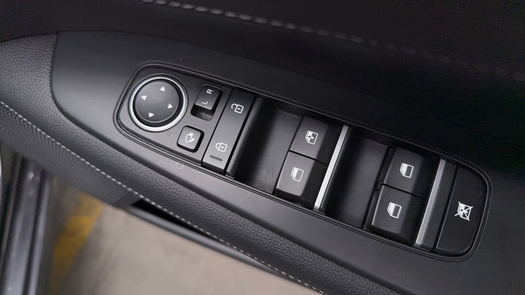 2021 Kia Cerato Sport+, Automatic, 52403 km, Drivers Side Door Panel Controls