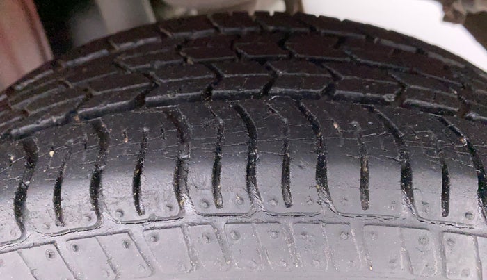 2014 Maruti Alto K10 VXI P, Petrol, Manual, 32,036 km, Left Rear Tyre Tread