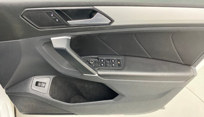 2017 Volkswagen TIGUAN COMFORTLINE AT, Diesel, Automatic, 85,261 km, Driver Side Door Panels Control
