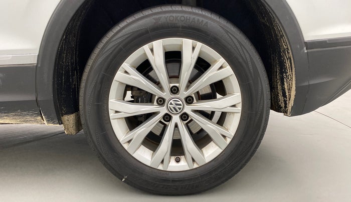 2017 Volkswagen TIGUAN COMFORTLINE AT, Diesel, Automatic, 85,261 km, Left Rear Wheel
