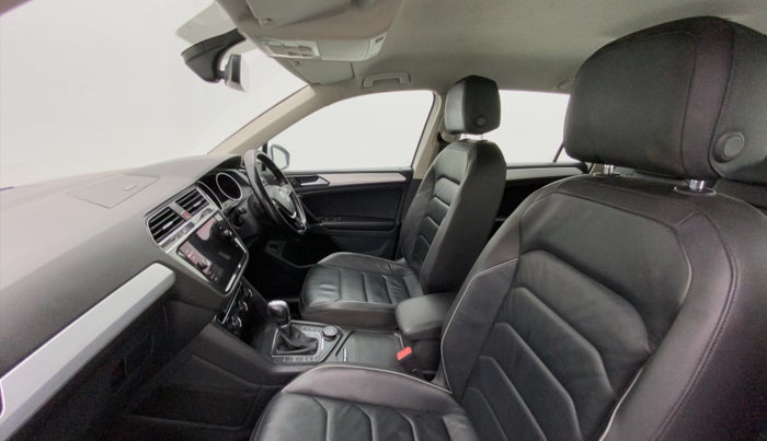 2017 Volkswagen TIGUAN COMFORTLINE AT, Diesel, Automatic, 85,261 km, Right Side Front Door Cabin