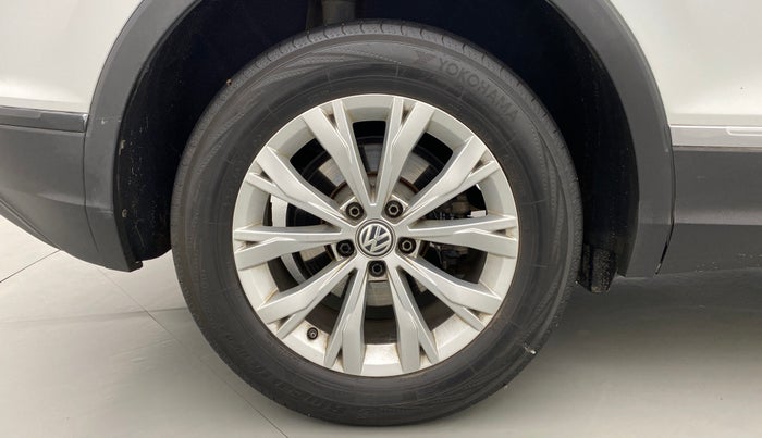 2017 Volkswagen TIGUAN COMFORTLINE AT, Diesel, Automatic, 85,261 km, Right Rear Wheel