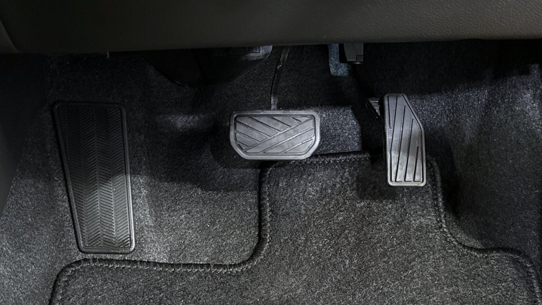 2025 Suzuki Fronx Glx Mild Hybrid, Automatic, 1527 km, Pedals and Footmat