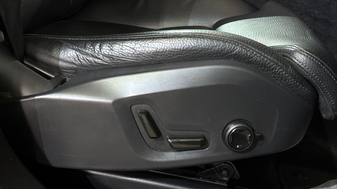 2021 Volvo XC60 B5 Momentum Mhev, Automatic, 48543 km, Drivers Side Adjustment Panel