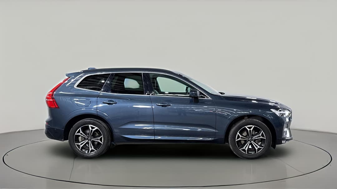 2021 Volvo XC60 B5 Momentum Mhev, Automatic, 48543 km, Right Side View