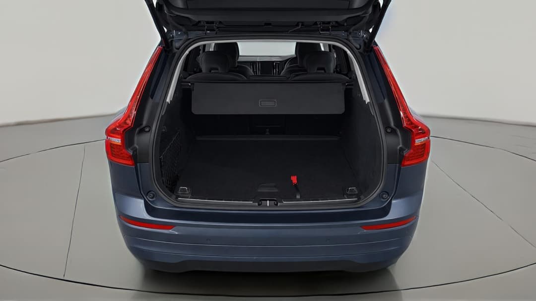 2021 Volvo XC60 B5 Momentum Mhev, Automatic, 48543 km, Boot Inside View