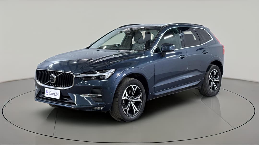 2021 Volvo XC60 B5 Momentum Mhev, Automatic, 48543 km, Left Front Diagonal (45- Degree) View