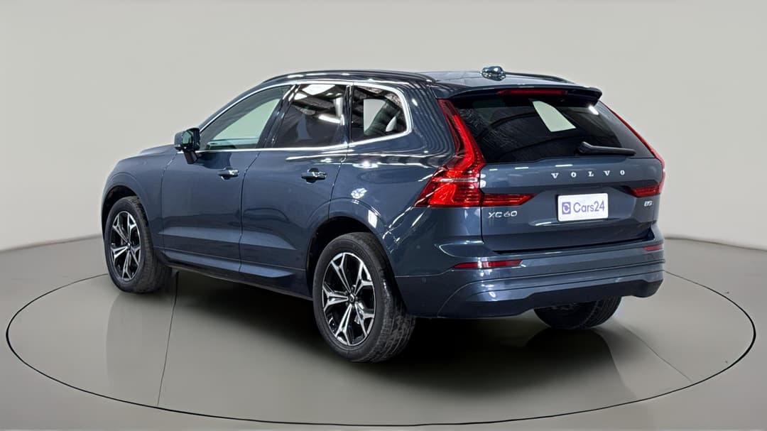2021 Volvo XC60 B5 Momentum Mhev, Automatic, 48543 km, Left Back Diagonal (45- Degree) View