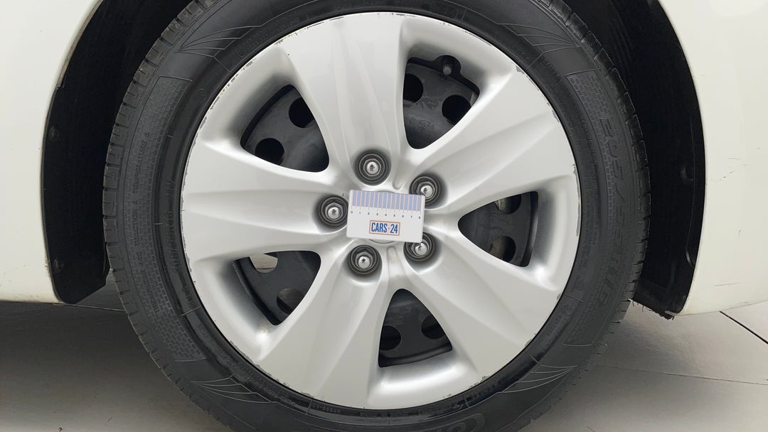 Wheels Hubcap Front RHS Gutter Rash