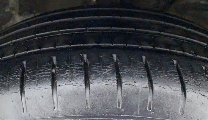 2018 Maruti Baleno ALPHA 1.2 K12, Petrol, Manual, 34,171 km, Left Front Tyre Tread