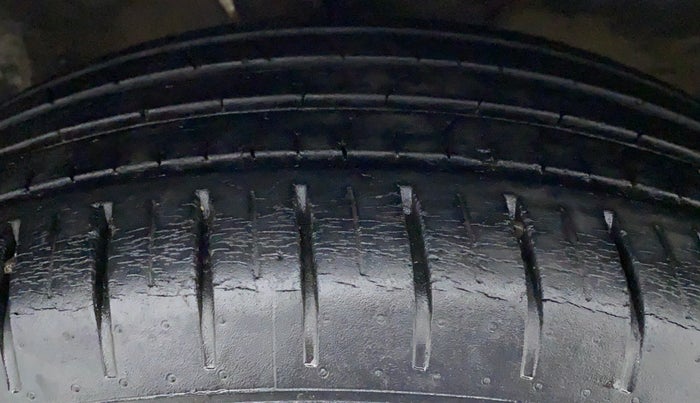 2018 Maruti Baleno ALPHA 1.2 K12, Petrol, Manual, 34,171 km, Right Rear Tyre Tread