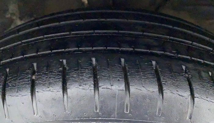 2018 Maruti Baleno ALPHA 1.2 K12, Petrol, Manual, 34,171 km, Right Front Tyre Tread