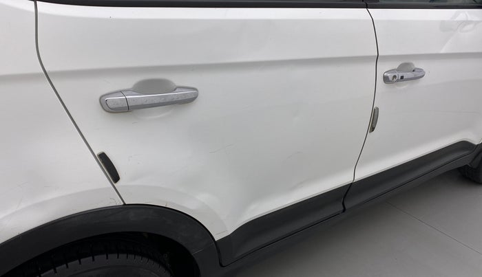 2018 Hyundai Creta SX PLUS 1.6 DIESEL, Diesel, Manual, 1,05,888 km, Right rear door - Minor scratches