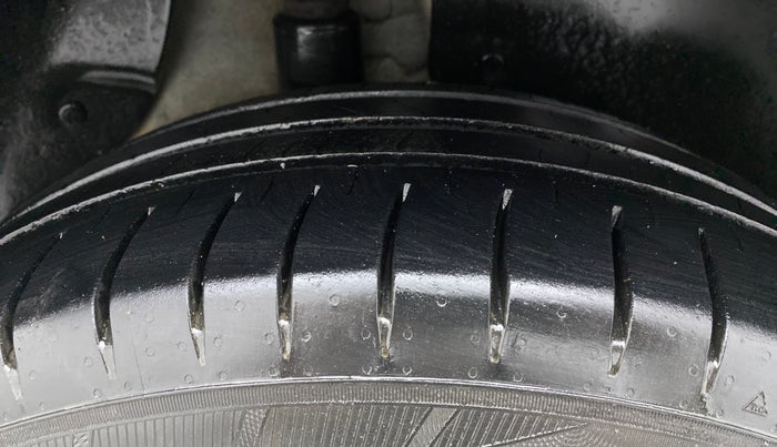 2018 Hyundai Creta SX PLUS 1.6 DIESEL, Diesel, Manual, 1,05,888 km, Right Rear Tyre Tread