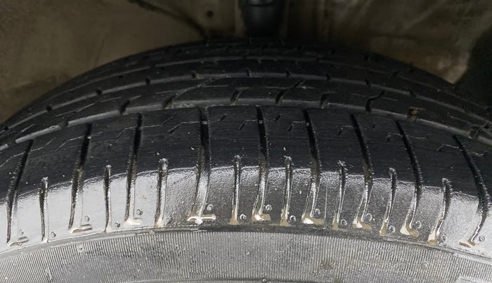 2018 Hyundai Creta SX PLUS 1.6 DIESEL, Diesel, Manual, 1,05,888 km, Right Front Tyre Tread