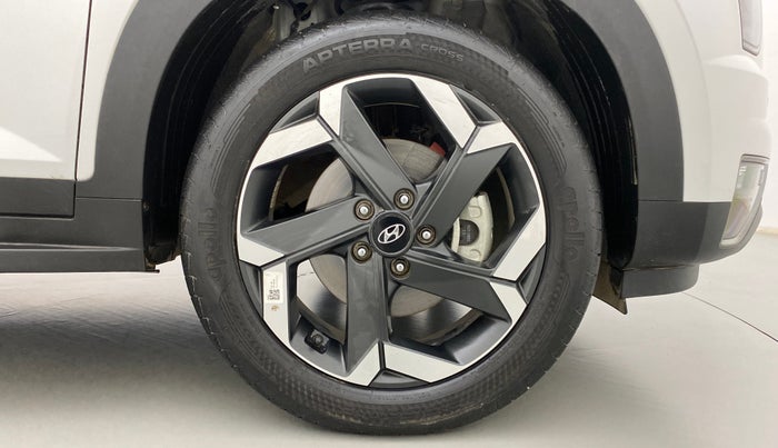 2021 Hyundai ALCAZAR 2.0 SIGNATURE (O) AT 6STR, Petrol, Automatic, 3,198 km, Right Front Wheel