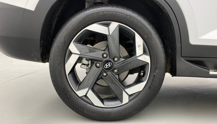 2021 Hyundai ALCAZAR 2.0 SIGNATURE (O) AT 6STR, Petrol, Automatic, 3,198 km, Right Rear Wheel