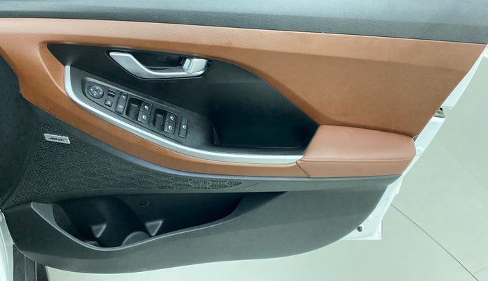 2021 Hyundai ALCAZAR 2.0 SIGNATURE (O) AT 6STR, Petrol, Automatic, 3,198 km, Driver Side Door Panels Control