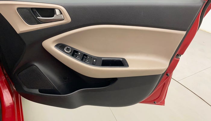 2015 Hyundai Elite i20 MAGNA 1.2, Petrol, Manual, 38,116 km, Driver Side Door Panels Control