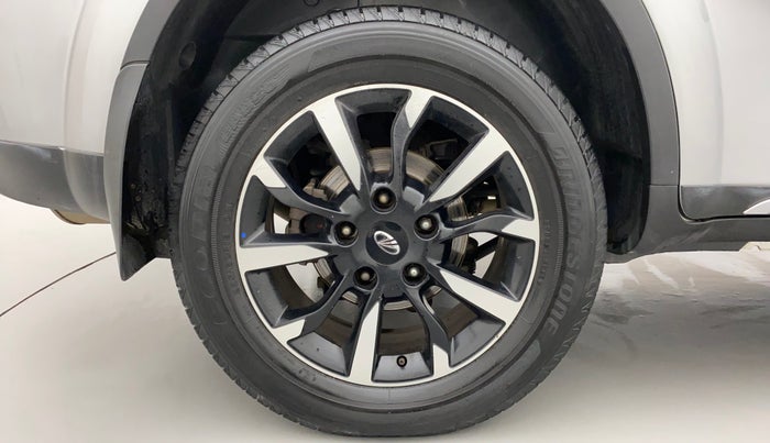 2018 Mahindra XUV500 W11 AT, Diesel, Automatic, 52,732 km, Right Rear Wheel