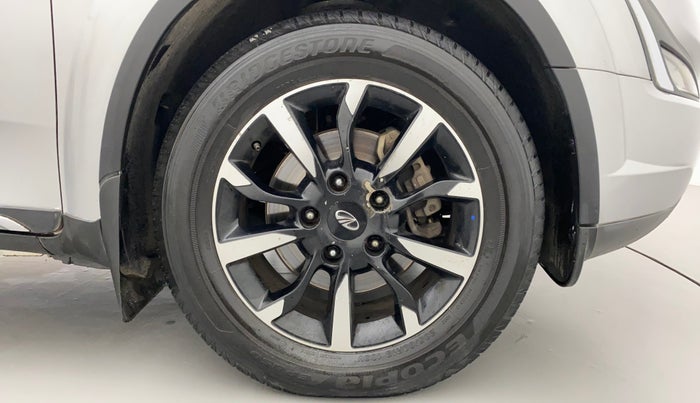 2018 Mahindra XUV500 W11 AT, Diesel, Automatic, 52,732 km, Right Front Wheel