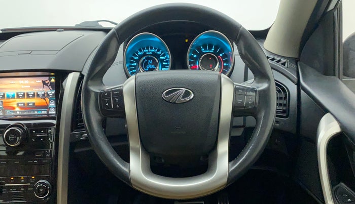 2018 Mahindra XUV500 W11 AT, Diesel, Automatic, 52,732 km, Steering Wheel Close Up