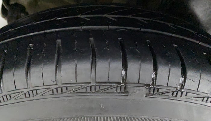 2013 Maruti Swift Dzire VDI, Diesel, Manual, 97,669 km, Left Front Tyre Tread