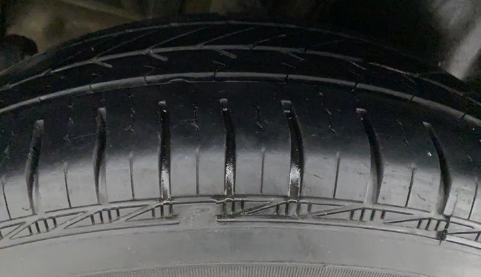 2013 Maruti Swift Dzire VDI, Diesel, Manual, 97,669 km, Right Rear Tyre Tread