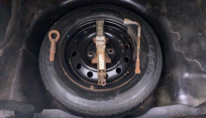 2015 Maruti Swift Dzire VXI, Petrol, Manual, 94,645 km, Spare Tyre