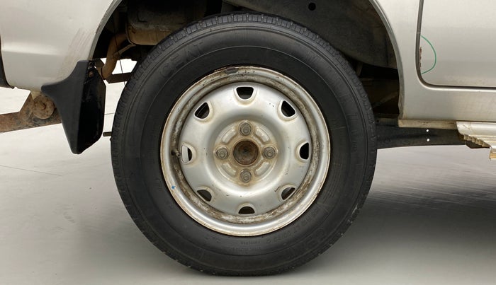 2015 Maruti Eeco 5 STR WITH AC PLUSHTR, Petrol, Manual, 82,834 km, Right Rear Wheel